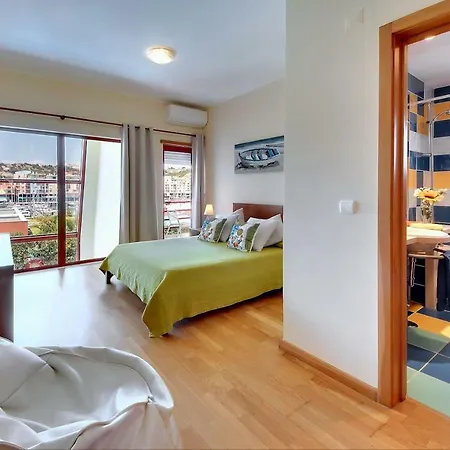 Villa Marina -bbq, Pool & Garden- By Seareen Albufeira