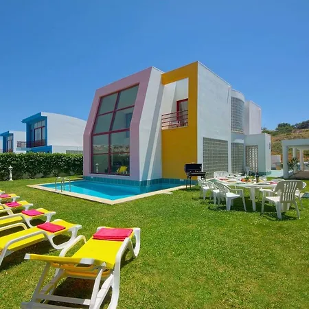 Villa Marina -bbq, Pool & Garden- By Seareen Albufeira