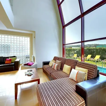 Villa Marina -bbq, Pool & Garden- By Seareen Albufeira