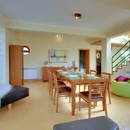 Villa Marina -bbq, Pool & Garden- By Seareen