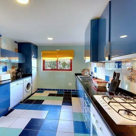 Marina -bbq, Pool & Garden- By Seareen