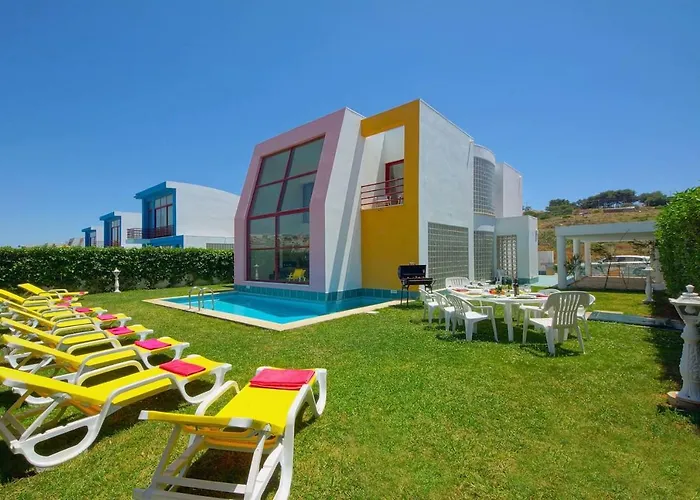 Villa Marina -bbq, Pool & Garden- By Seareen Albufeira