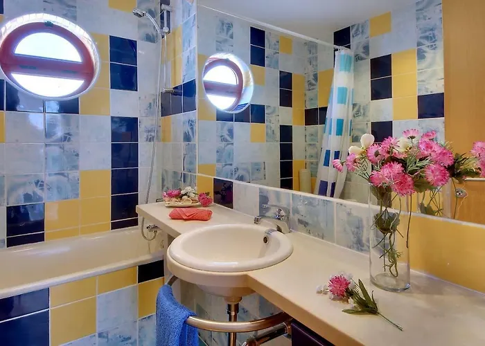 Marina -bbq, Pool & Garden- By Seareen *