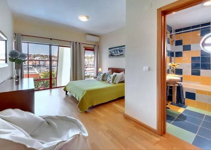 Villa Marina -bbq, Pool & Garden- By Seareen Albufeira